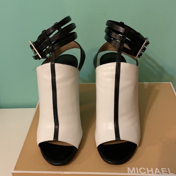 Michael Kors collection triple buckle sandals - Picture 7 of 11